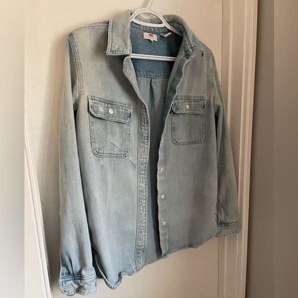 Levi’s Denim Shirt, size M - Picture 2 of 6